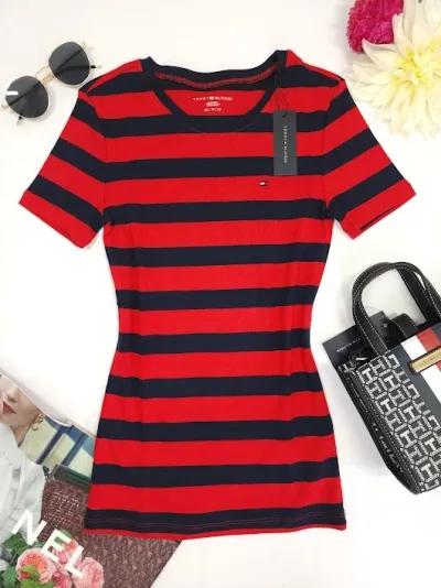Camiseta Tommy Hilfiger para dama diseño a rayas