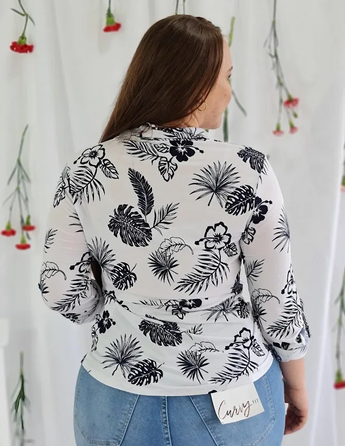 Blusa para dama color blanco con estampado floreal