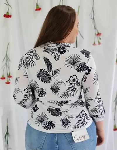 Blusa para dama color blanco con estampado floreal