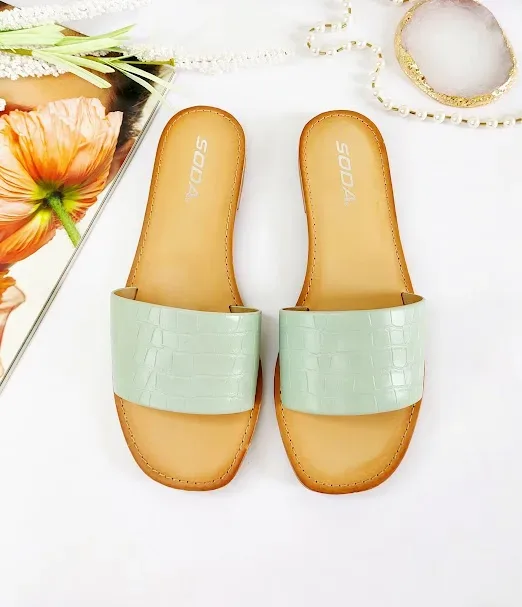 Sandalias para dama color verde menta y camel