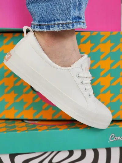 Tenis Coral para dama color blanco Jules all white pu