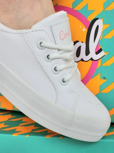 Tenis Coral para dama color blanco Jules all white pu