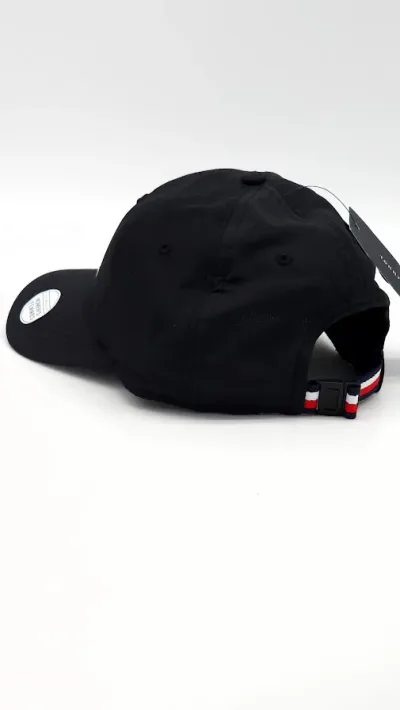 Gorra Tommy Hilfiger para dama color negro