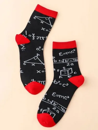 Par de medias con diseño de números