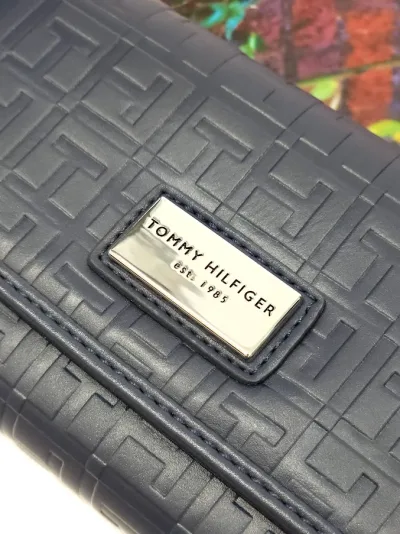 Cartera Tommy Hilfiger para dama