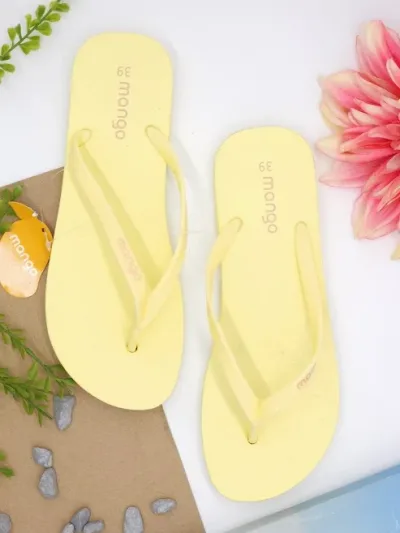 Sandalias Mango para dama color amarillo