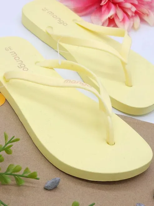 Sandalias Mango para dama color amarillo