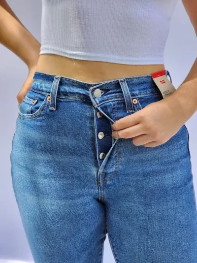 Jeans Levis para dama Wedgie Straight 0130