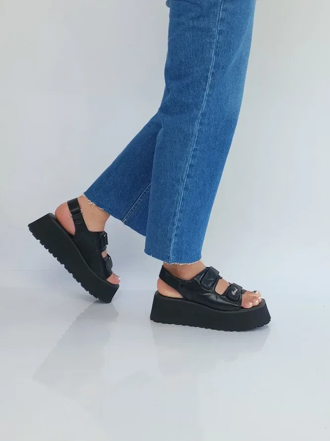 Sandalias Coral Amalfi Black para Dama