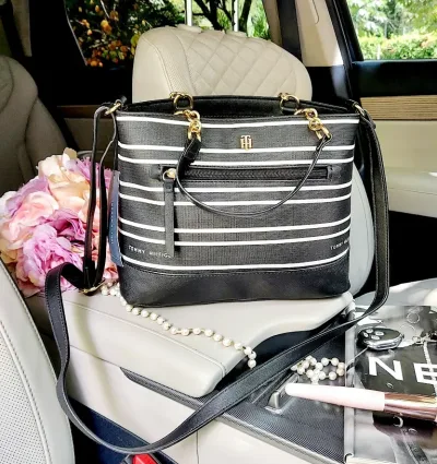 Bolso Tommy Hilfiger para dama color negro