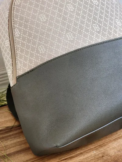 Bolso Tommy Hilfiger para dama XW05351-970015 COLOR VERDE MUSGO