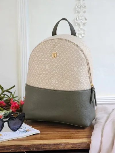 Bolso Tommy Hilfiger para dama XW05351-970015 COLOR VERDE MUSGO