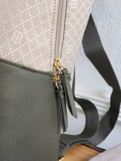 Bolso Tommy Hilfiger para dama XW05351-970015 COLOR VERDE MUSGO