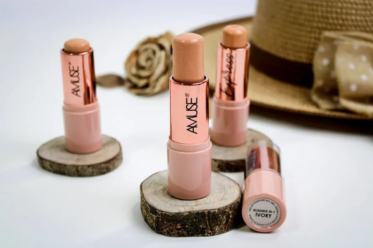 Base de maquillaje tono  IVORY-1