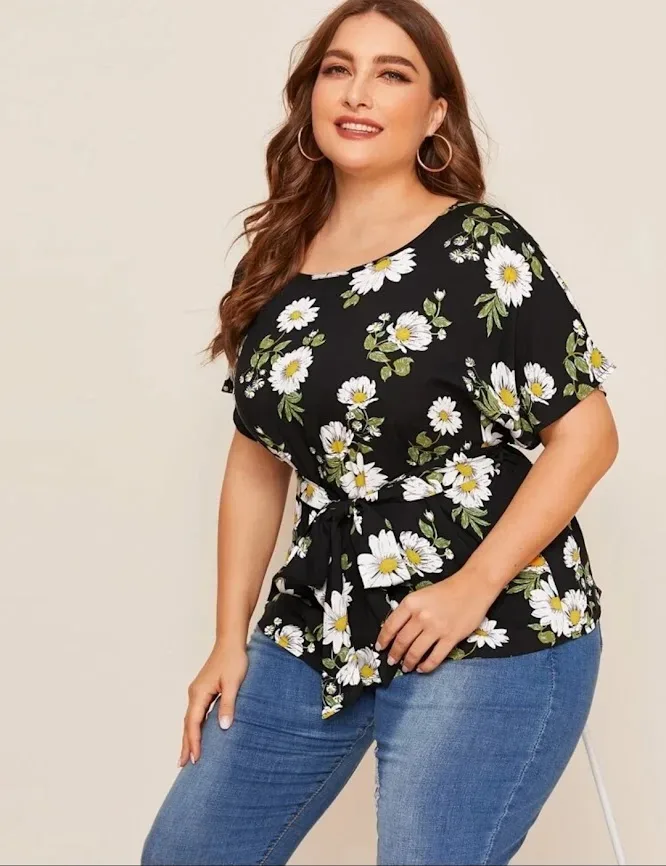 Blusa para dama color negra con diseño floral