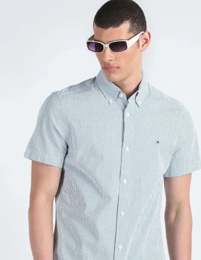 Camisa Tommy Hilfiger para caballero diseño a rayas blanco y verde