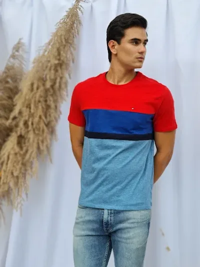 Camiseta Tommy Hilfiger para caballero color diseño a rayas anchas rojas y tonos azules