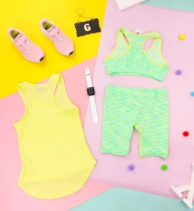 Set de tres piezas para niña estilo deportivo color verde y amarillo