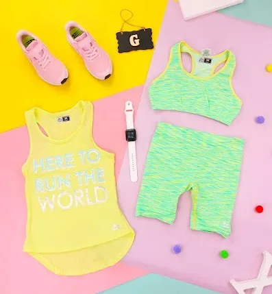 Set de tres piezas para niña estilo deportivo color verde y amarillo