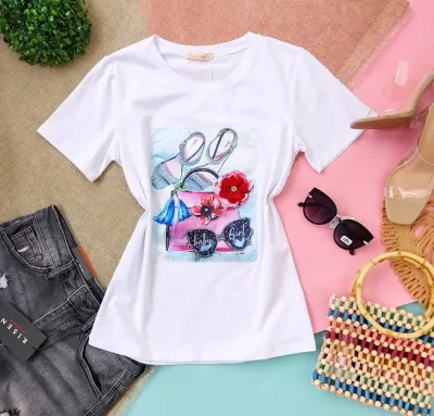 Camiseta para dama con diseño de zapatos y bolso