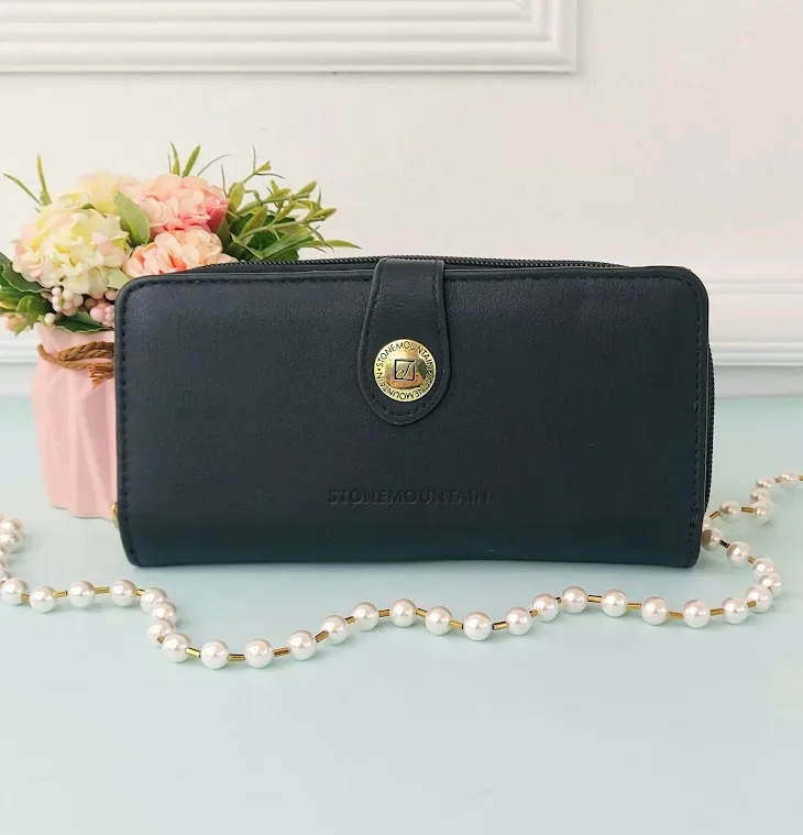 Cartera Stone Mountain Usa para dama color negro