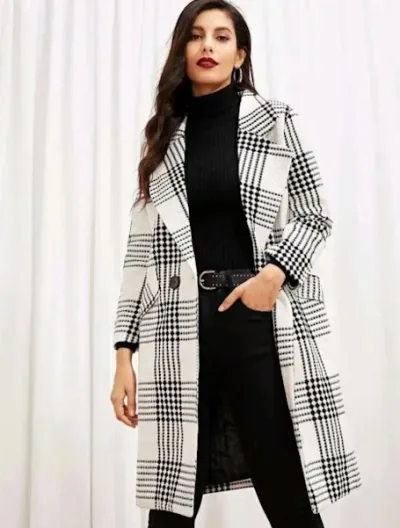 Gabardina para dama color blanco y negro