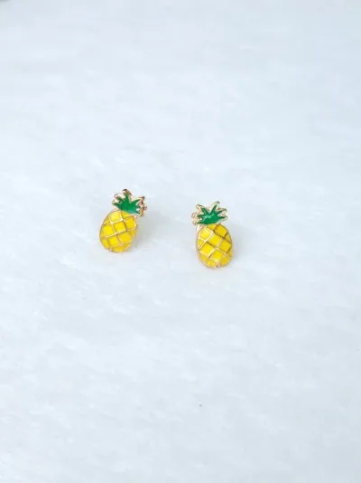 Par de aretes para dama diseño de piña