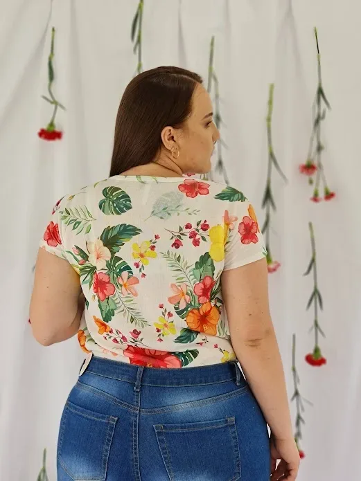 Blusa para dama con estampado floral