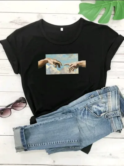 Camiseta para dama color negro con diseño de manos