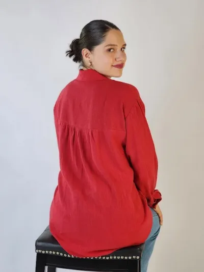 Camisa para dama color rojo cereza