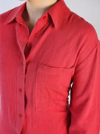 Camisa para dama color rojo cereza