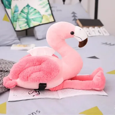 Caja de pañuelos color rosa en forma de flamingo para el carro