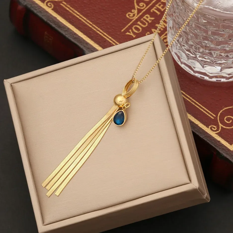 Collar de acero inoxidable con diseño de gota azul