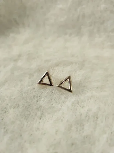 Aretes para dama de fantasía con diseño triangulo