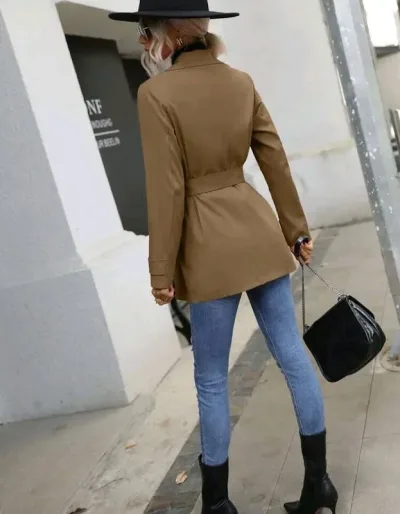 Gabardina con cinturón