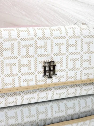 Cartera Tommy Hilfiger para dama color blanco