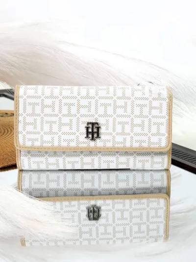 Cartera Tommy Hilfiger para dama color blanco