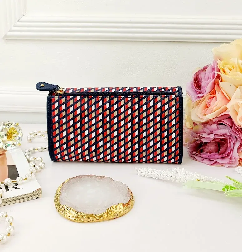Cartera Tommy Hilfiger para dama color  rojo, azul, beige y blanco