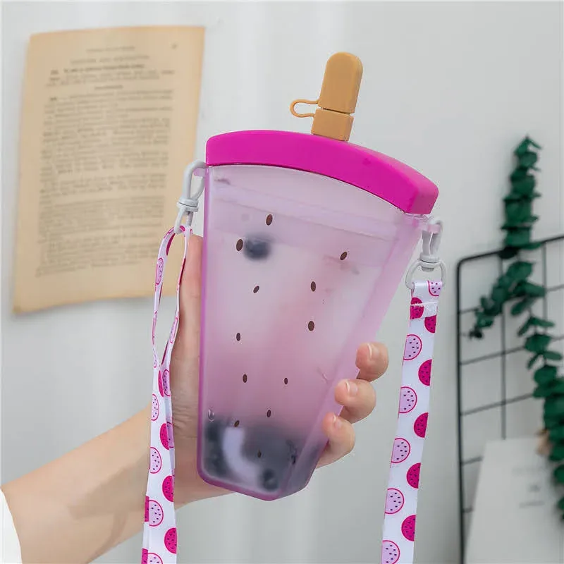 Botella de plástico en forma de sandía