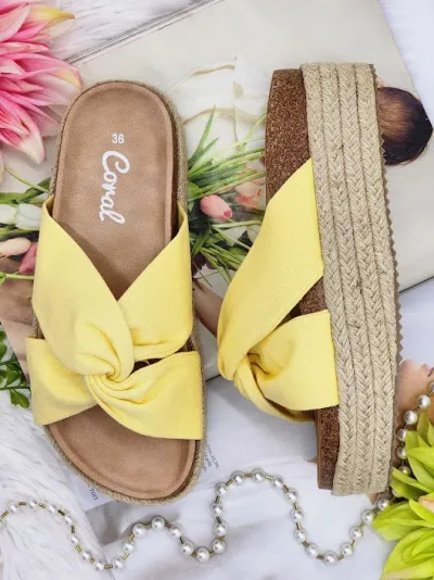 Sandalias Coral para dama color amarillas SEFORA LT YELLOW TEX