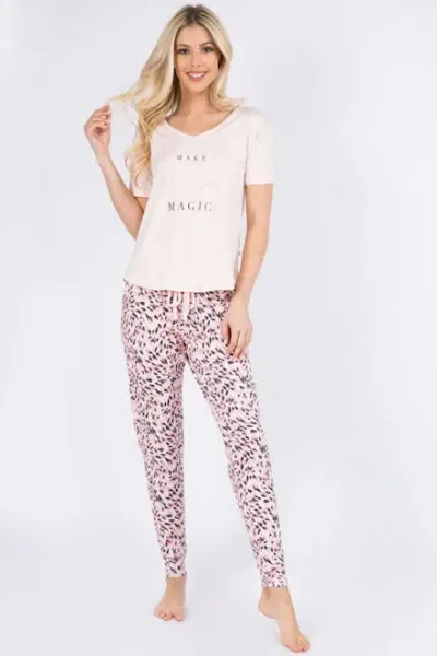 Pijama para dama color rosa con estampado de leopardo
