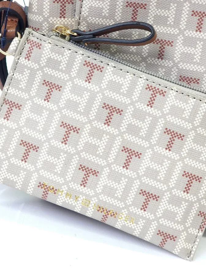 Bolso Tommy Hilfiger para dama color café y beige
