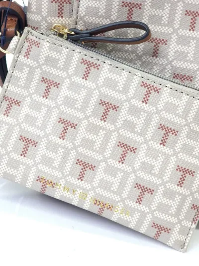 Bolso Tommy Hilfiger para dama color café y beige