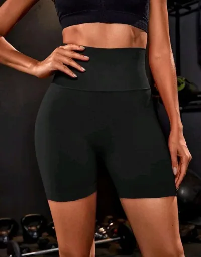 Short deportivo color negro
