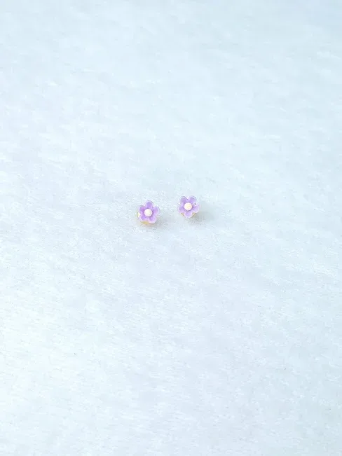 Par de aretes para dama diseño de flor morada