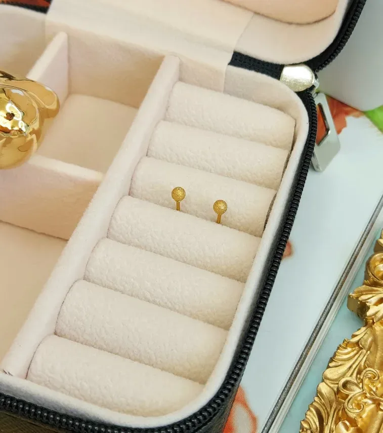 Par de aretes de acero inoxidable para dama