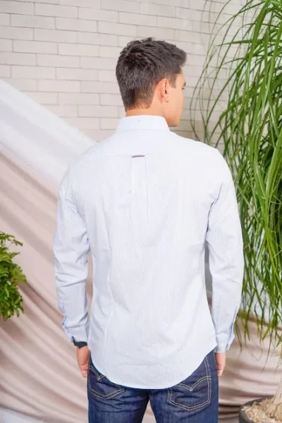 Camisa Tommy Hilfiger para caballero color celeste a rayas