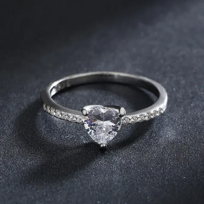 Anillo de plata esterlina