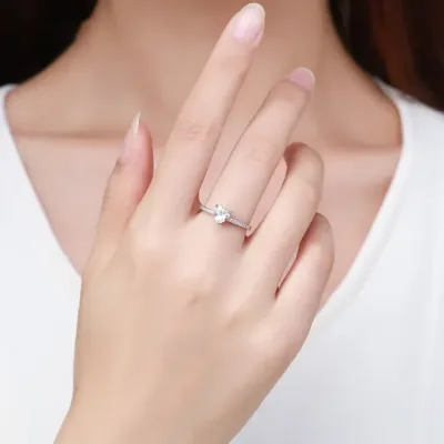 Anillo de plata esterlina