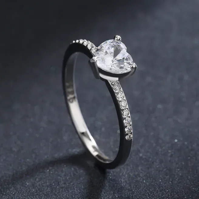 Anillo de plata esterlina